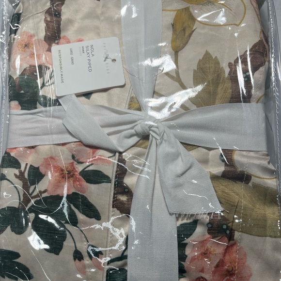 Pottery Barn Nola Silky Piped Robe NWT Size Large - Picture 4 of 4